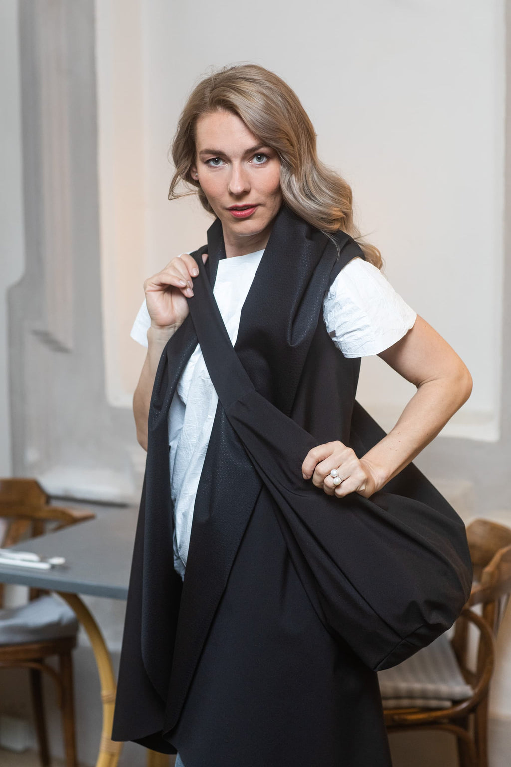 TAŠKA BLACK HOLE BAG